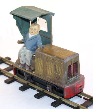 Small battery diesel narrow gauge locomotive. Model by Colin Binnie.