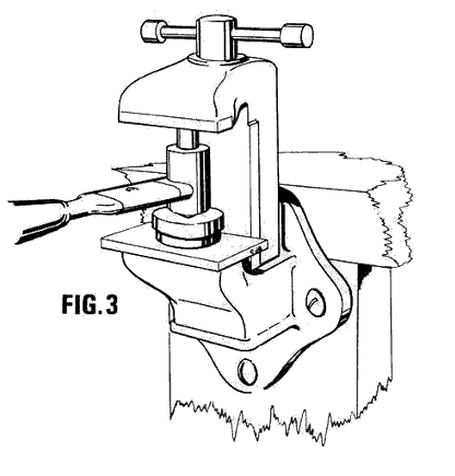 fig 3. moulder in action with a bench vice provideng pressure